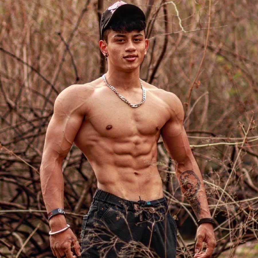 aryan kandari height