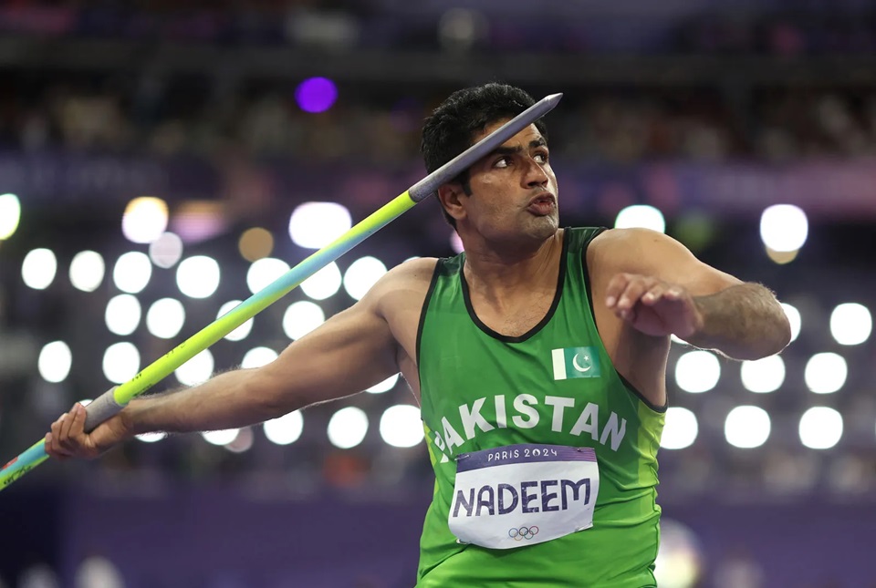 arshad nadeem height in feet