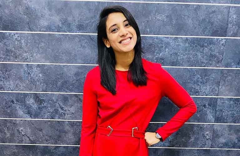 smriti mandhana height in feet