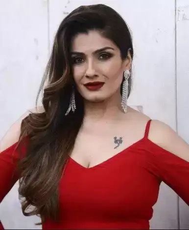 raveena tandon height in feet