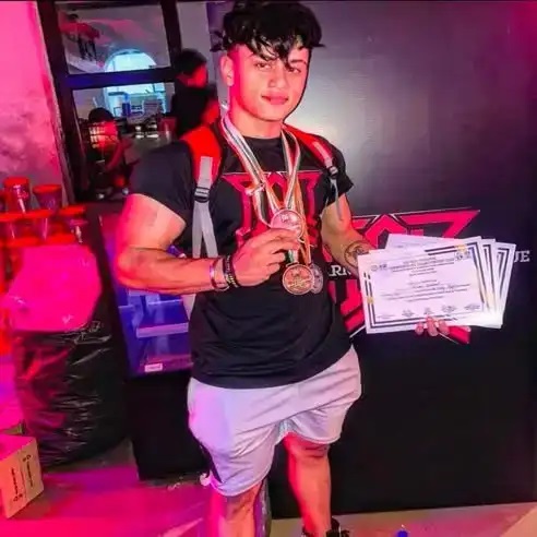 aryan kandari height