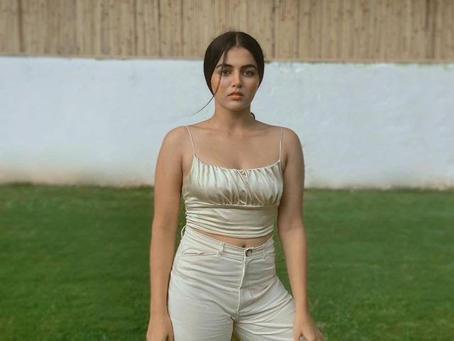 wamiqa gabbi height in feet