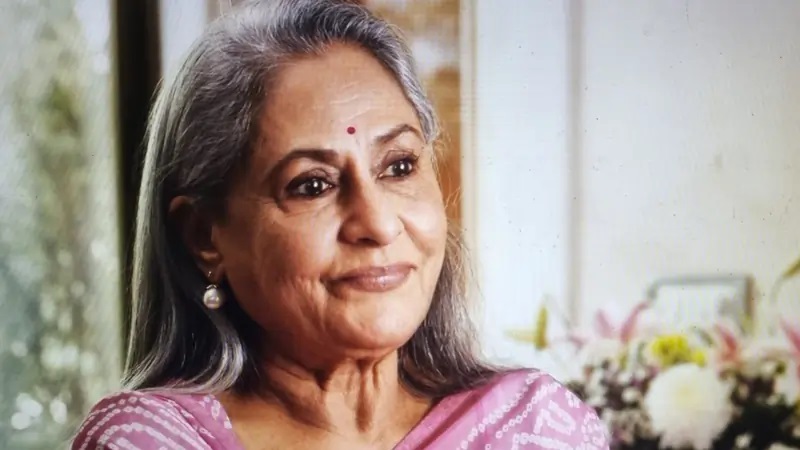 jaya bachchan height