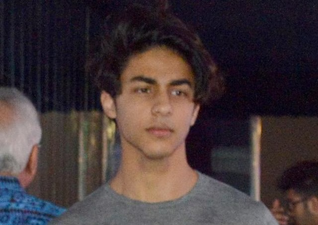aryan khan height in feet