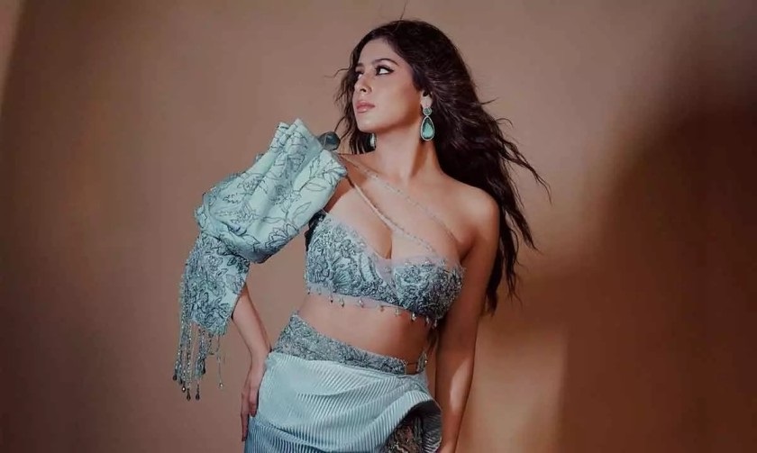 isha malviya height in feet