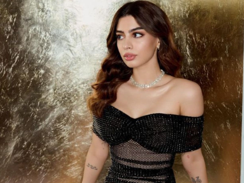 khushi kapoor height in feet