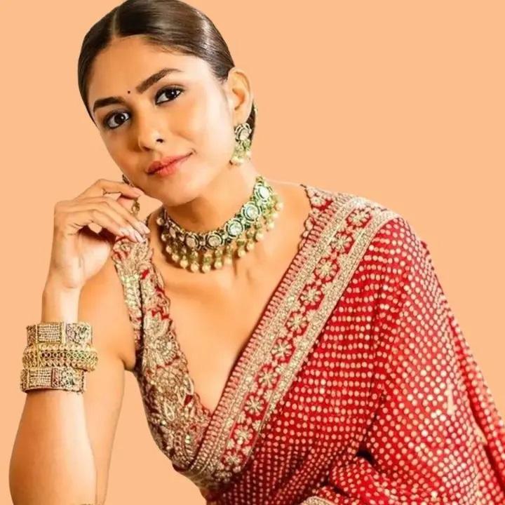 mrunal thakur height in feet