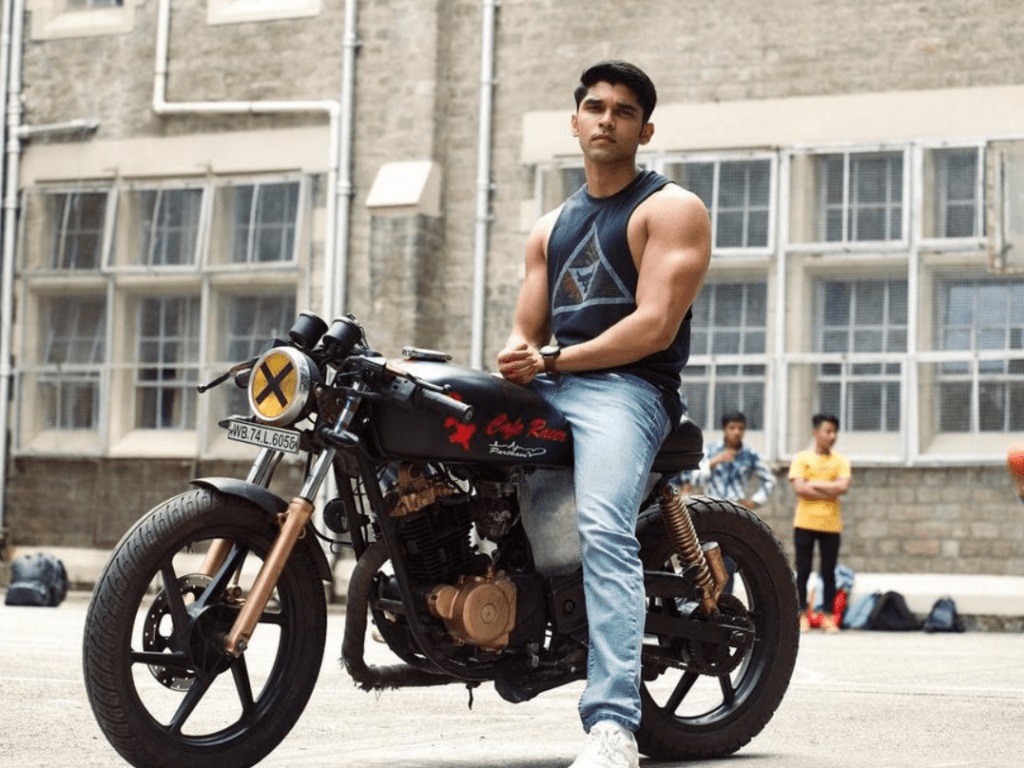 dhruv vikram height