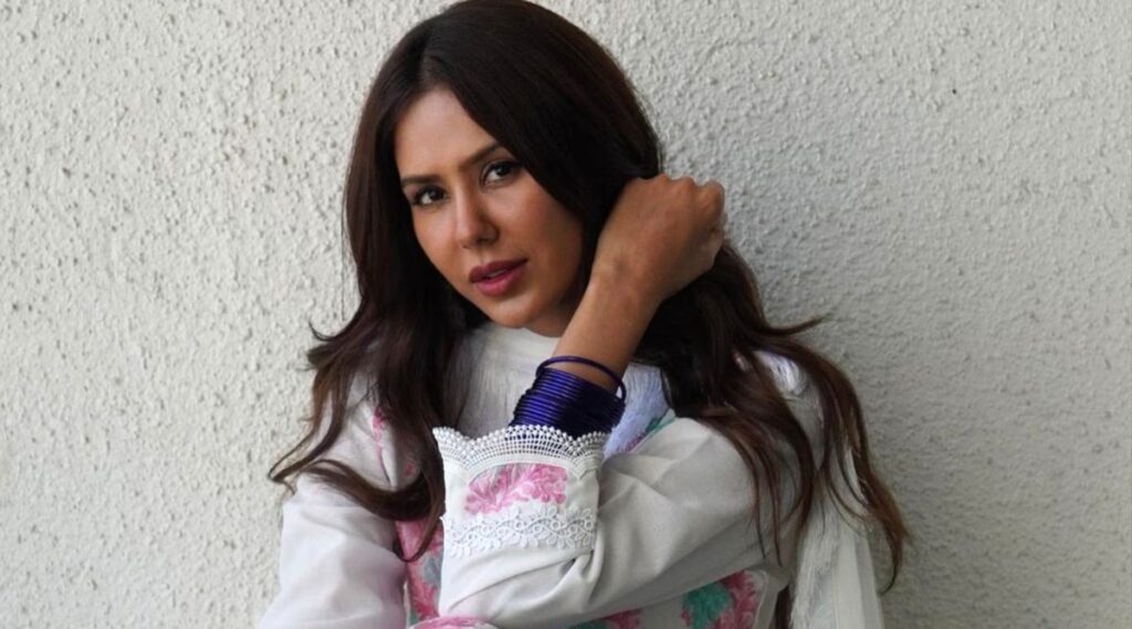 sonam bajwa height