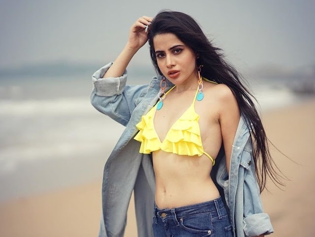 urfi javed height in feet