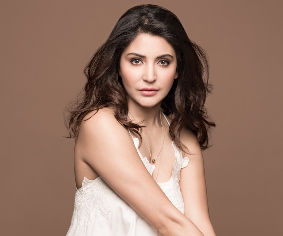 anushka sharma height in feet